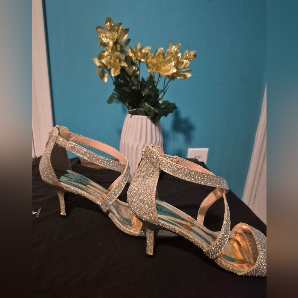 Valenti Franco Silver Heels with Ankle Strap